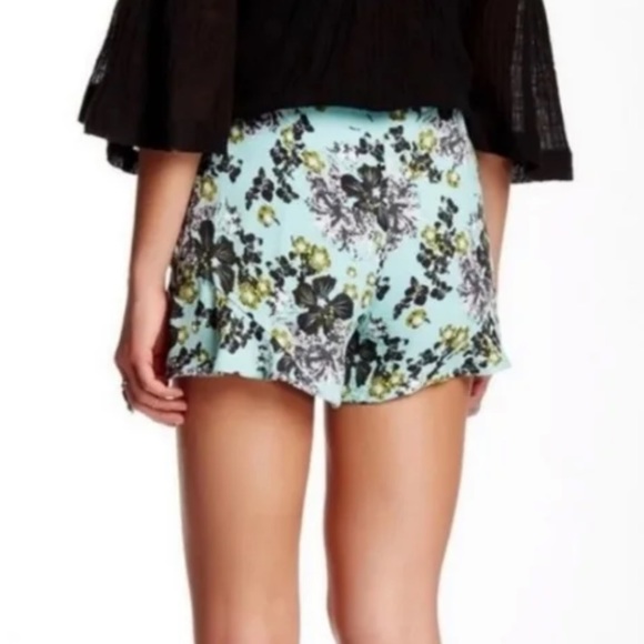 Free People Fiona Printed Flutter Shorts in Mint Combo High Rise Size 4 - Picture 3 of 16